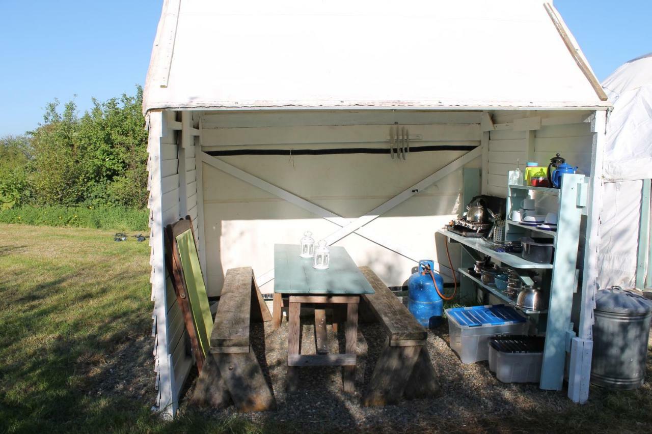 Mill Haven Place Glamping-Yurt 1 Talbenny 外观 照片